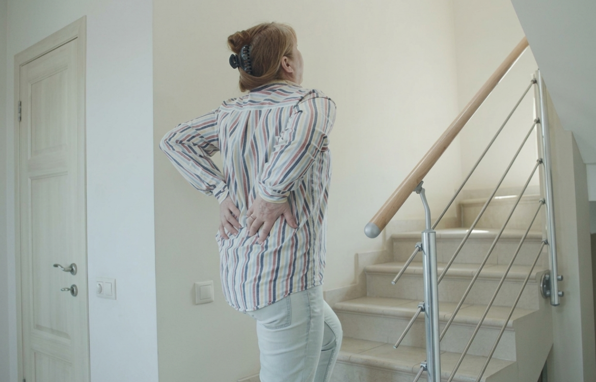 Physical therapist providing targeted physiotherapy treatment to improve mobility and reduce discomfort